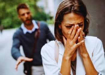 Couple arguing where partner does this during an argument as a dealbreaker