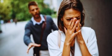 Couple arguing where partner does this during an argument as a dealbreaker